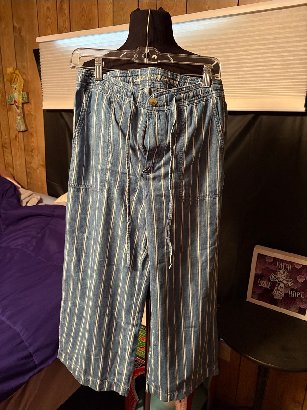 100% cotton, American Eagle women’s pants with drawstring  size 6